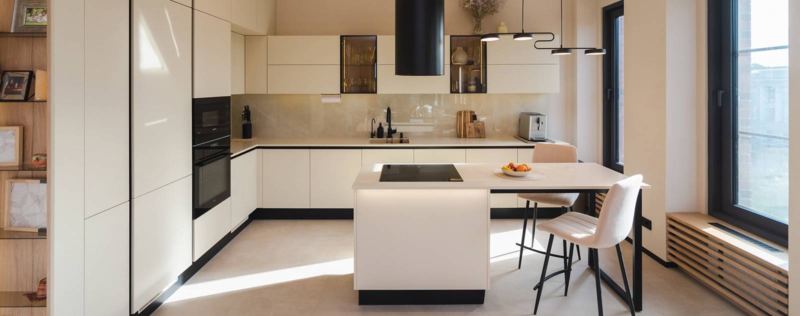 Кухня в кремовых тонах для дизайнера Анастасии Воронцовой